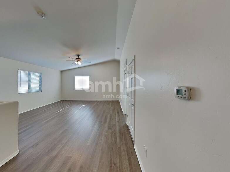 Building Photo - 1281 W Molinetto Dr