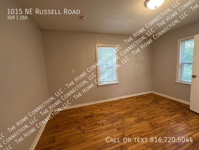 Building Photo - 1015 NE Russell Rd.