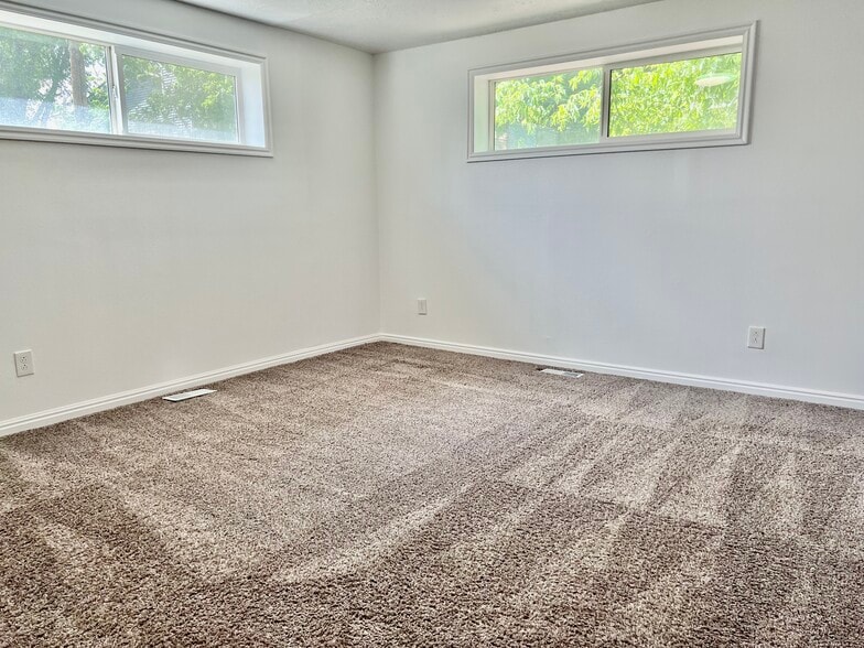 Building Photo - 5206 S 935 E