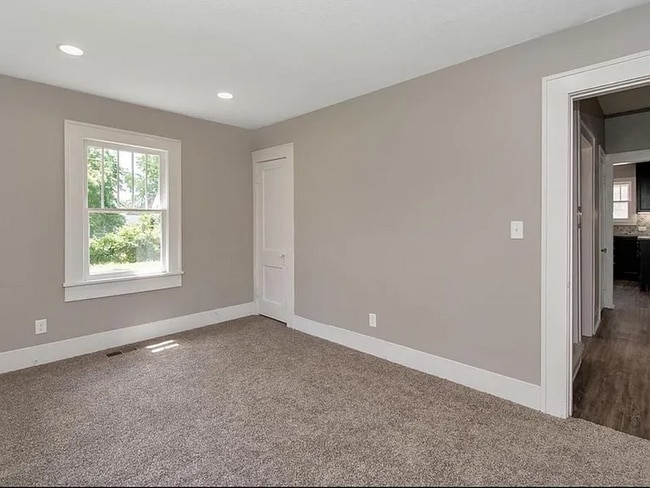 Building Photo - 3437 Country Club Pl