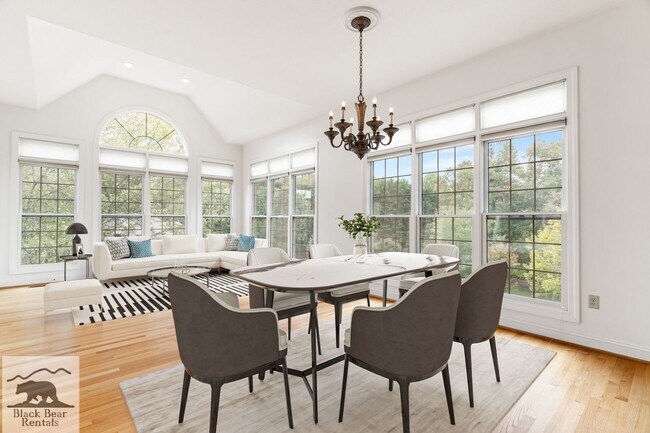 Building Photo - South AVL - Grand Residence in The Cotswol...