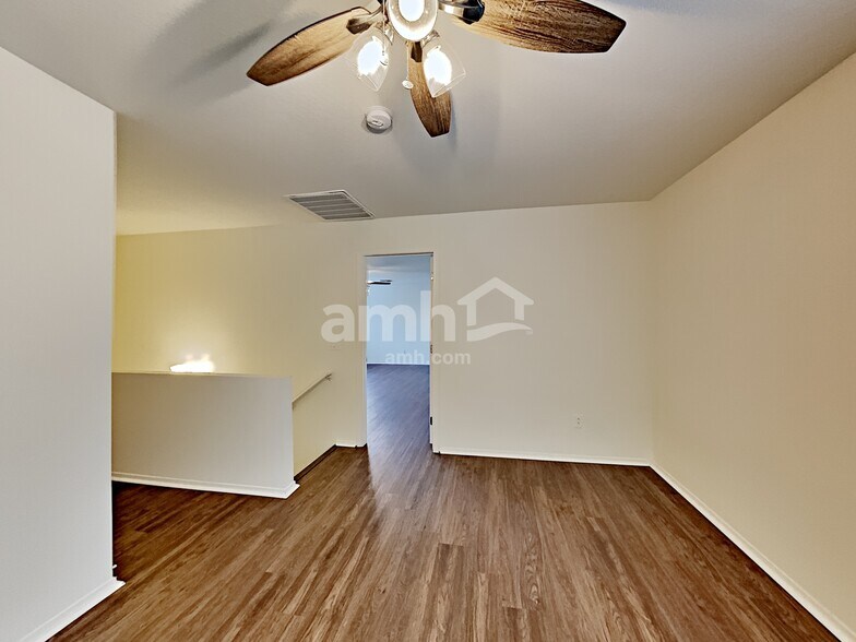 Building Photo - 11442 E Quarry Ave