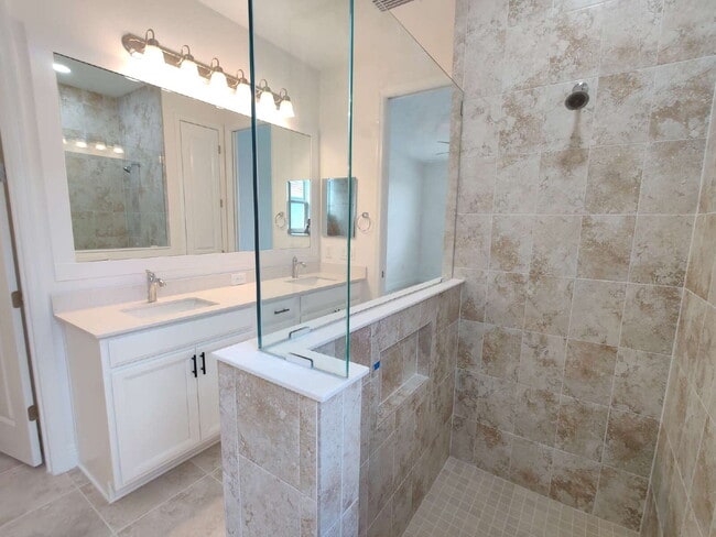 Building Photo - 8173 Sternway Rd