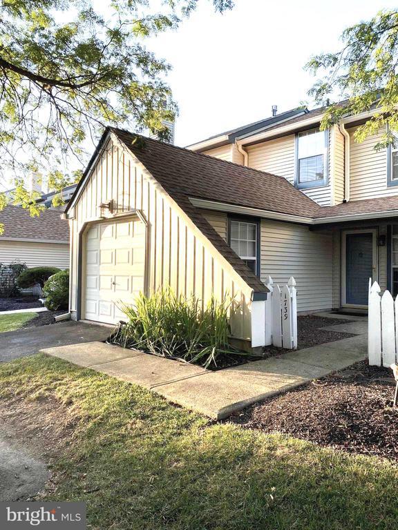 Primary Photo - 1739 McNelis Dr
