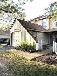 Building Photo - 1739 McNelis Dr