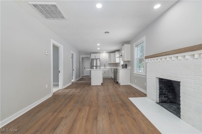 Building Photo - 218 Roxboro Rd