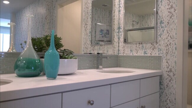 Building Photo - $4,400 - 4 Bed / 3.5 Bath Luxury Townhome in Suwerte Community in Otay Ranch
