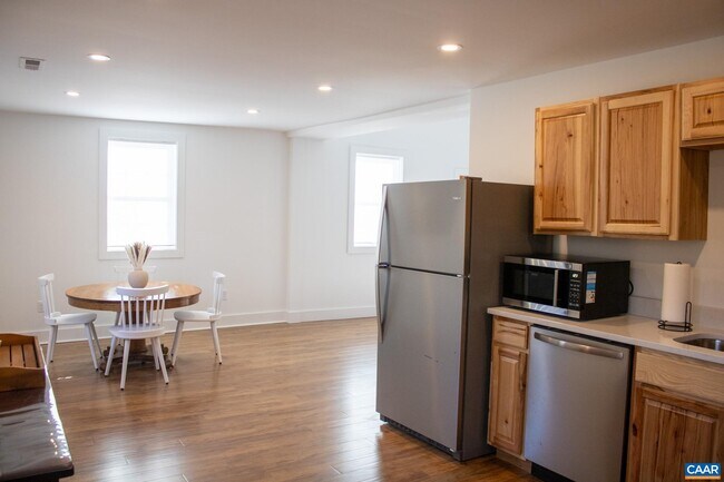 Building Photo - 5 Brokenback Mountain Rd