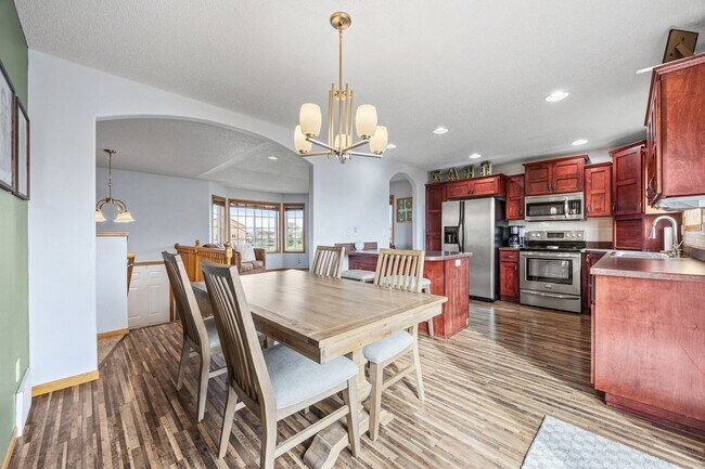 Building Photo - Spacious & Stylish 4-Bedroom Home in West ...