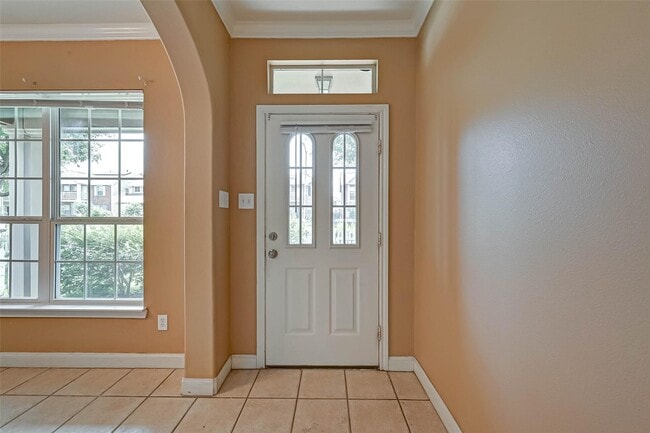 Building Photo - 7130 Pavilion Dr