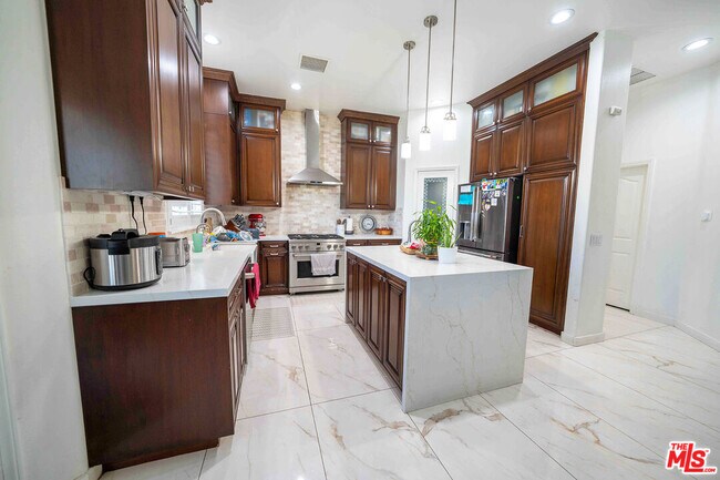 Building Photo - 17833 Wildridge Ln
