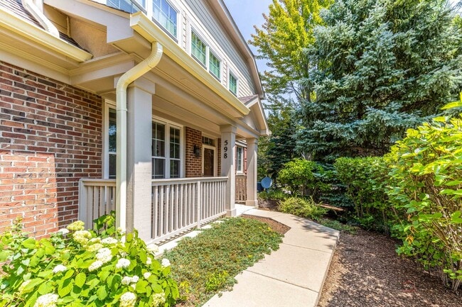 Building Photo - 598 Harvey Lake Dr