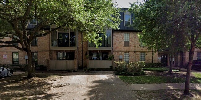 Building Photo - 2425 Underwood St