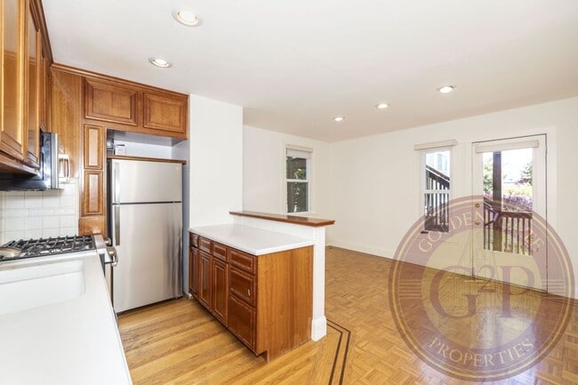 Building Photo - Noe Valley - 2 BR, 1 BA Condo 965 Sq. Ft. ...