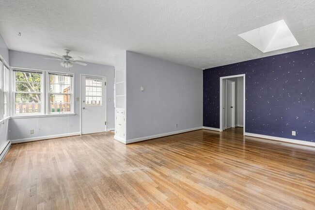 Building Photo - 1516 NE Schuyler St
