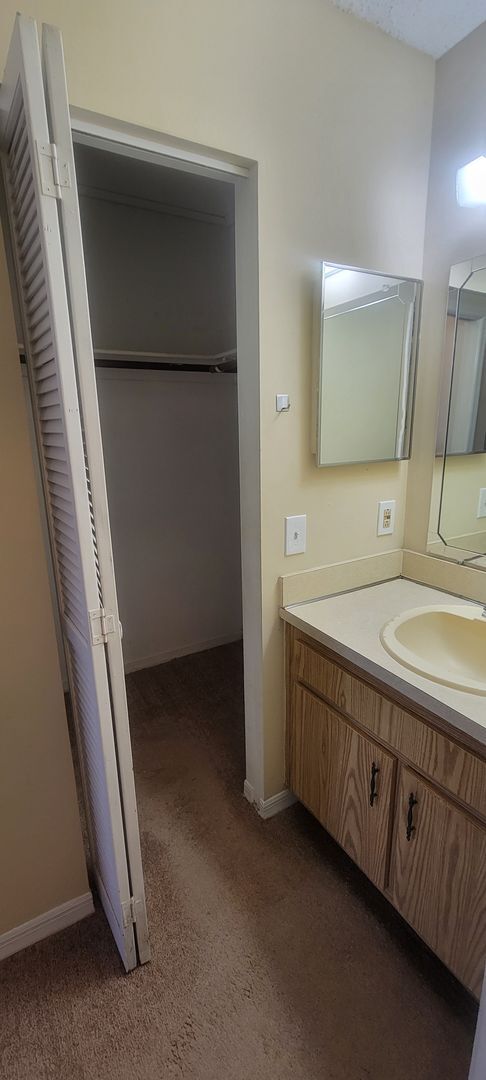 Building Photo - Two bedroom Two bath Condo