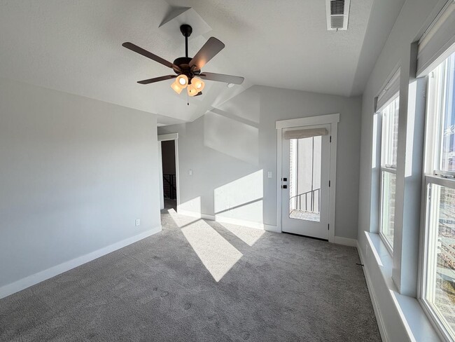 Building Photo - 347 W 410 N St