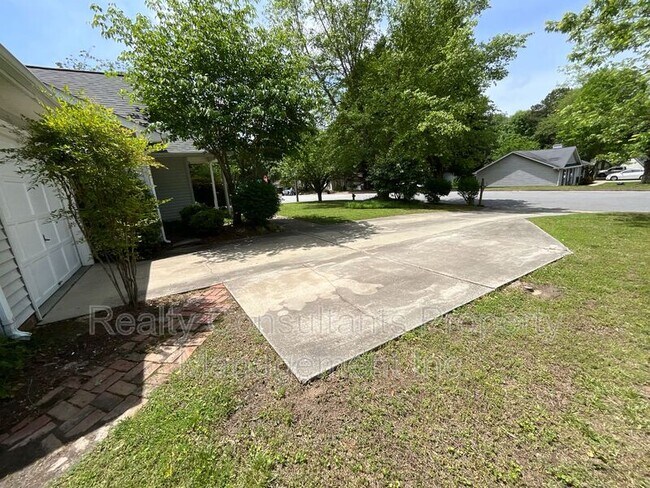 Building Photo - 6609 Poplar Grove Trail