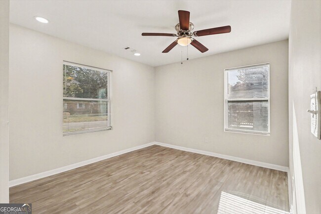 Building Photo - 2117 Blayton Ln SE