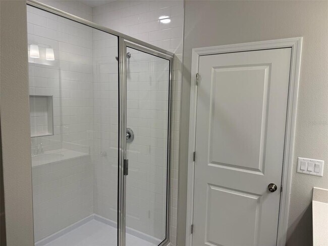 Building Photo - 619 Pothos St