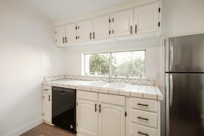 Building Photo - Pendegast House-ADU