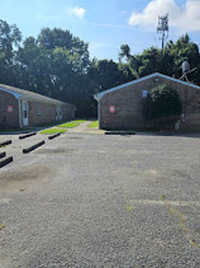 Building Photo - 3587 Gum Dr