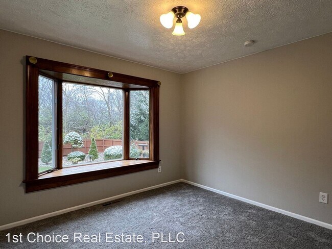 Building Photo - 3 br, 2.5 bath House - 1600 Hillside Drive