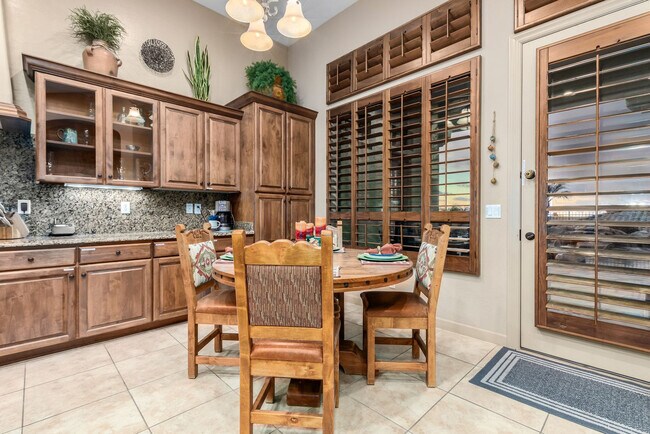 Building Photo - 3644 N Sagewood Cir