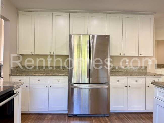 Building Photo - 371 Compass Rd