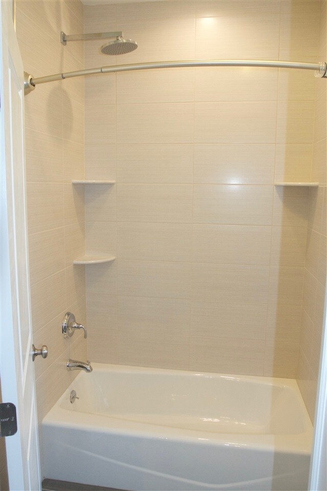 Building Photo - 106 5th St