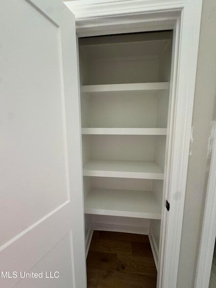 Building Photo - 115 Southern Oak Wy