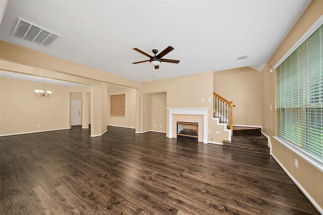 Building Photo - 8301 Seagull Ln