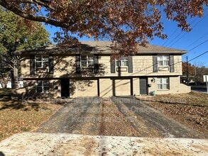 Building Photo - 10906 W 95th St