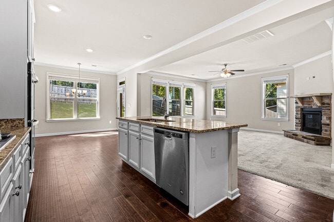 Building Photo - 2635 Ridge Manor Dr