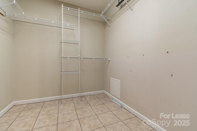 Building Photo - 7589 Monbo Rd