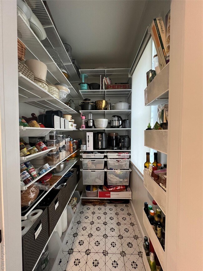 Building Photo - 103 Filors Ln