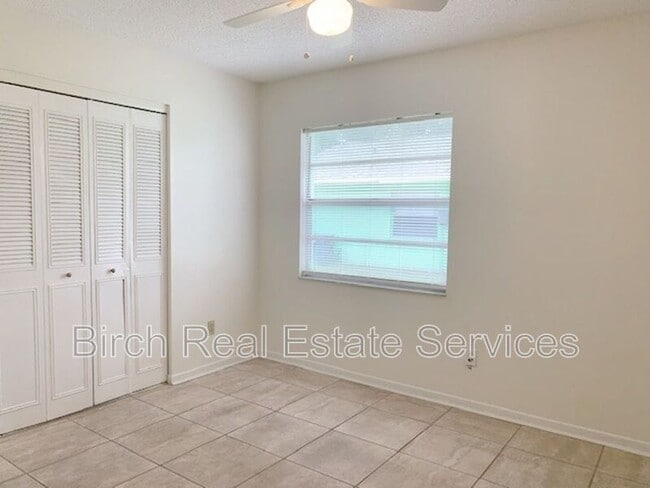 Building Photo - 608 Kansas Ave