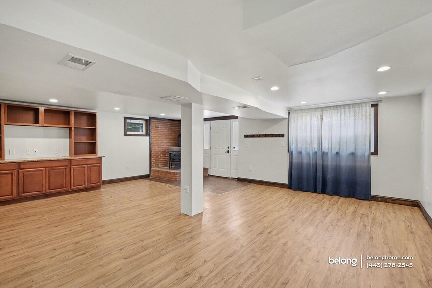 Building Photo - 5909 Berwyn Rd