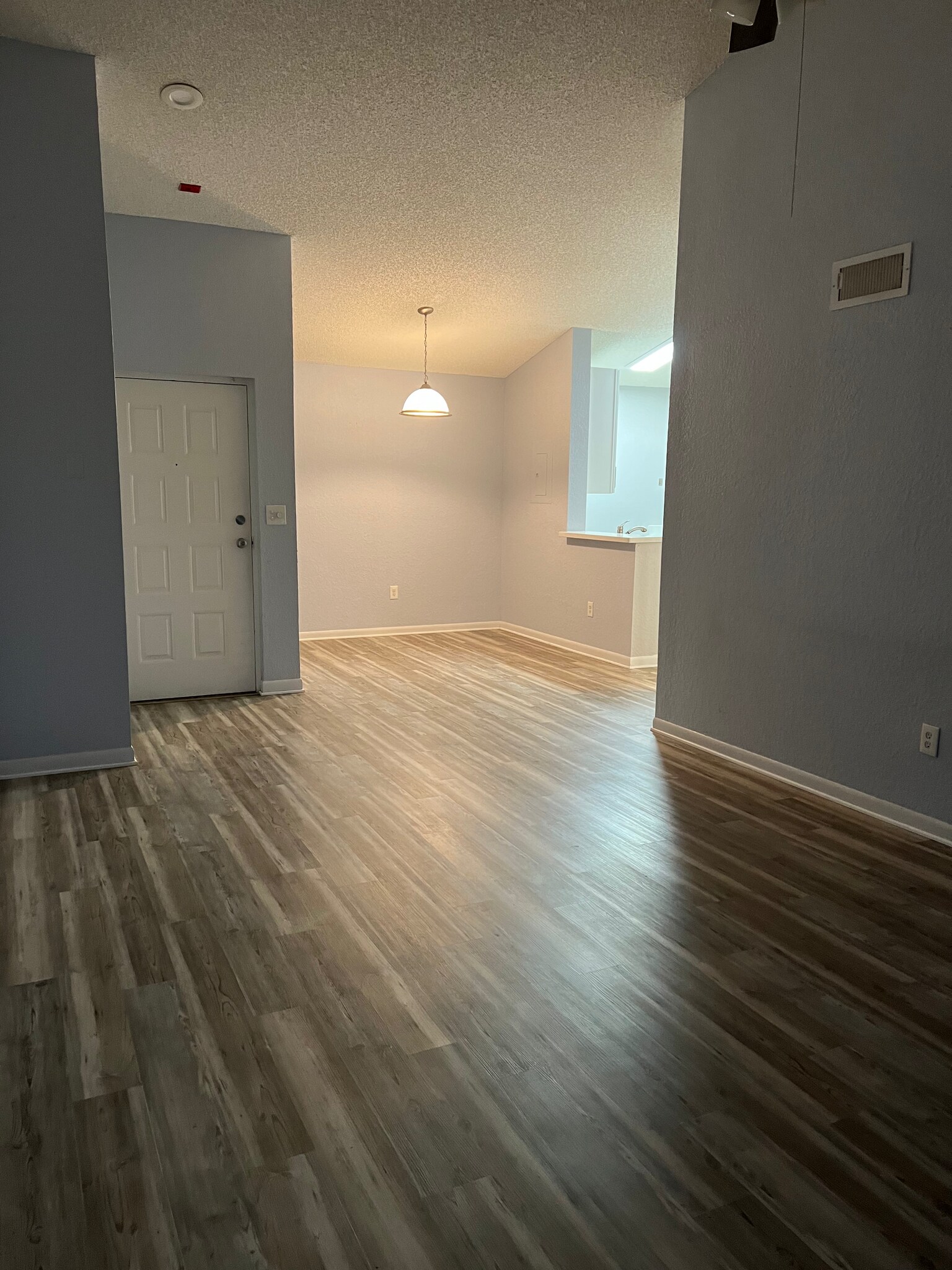 Building Photo - 2871 N Oakland Forest Dr