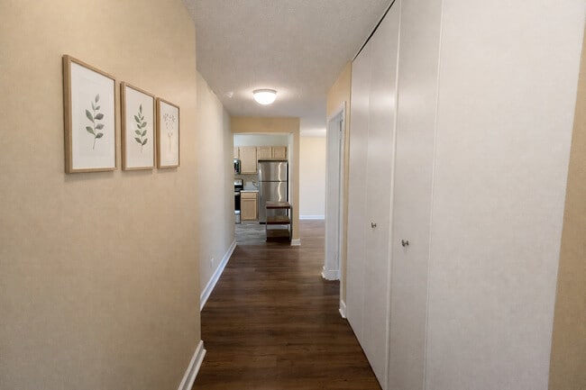 Building Photo - 200 N Dearborn St