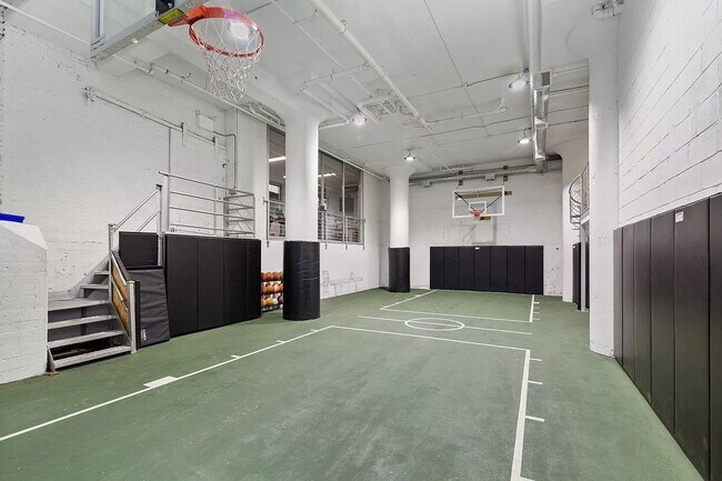 Building Photo - 99 Gold Street