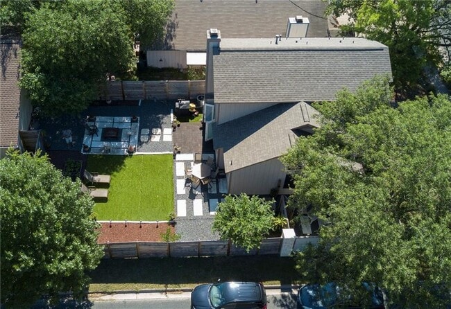 Building Photo - 12800 Meehan Dr