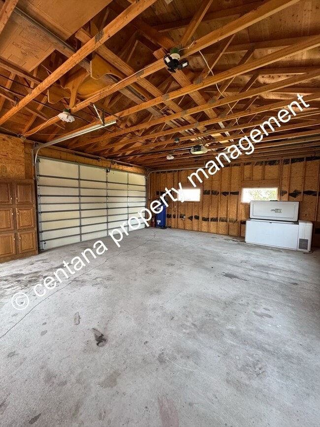 Building Photo - 1112 Smith St