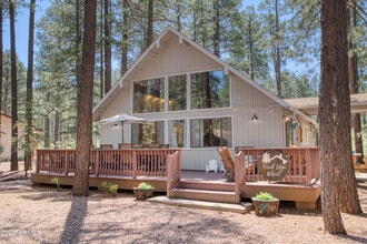 Building Photo - 7897 Country Club Dr