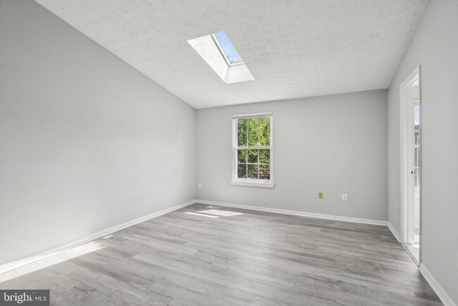 Building Photo - 7726 Mandan Rd