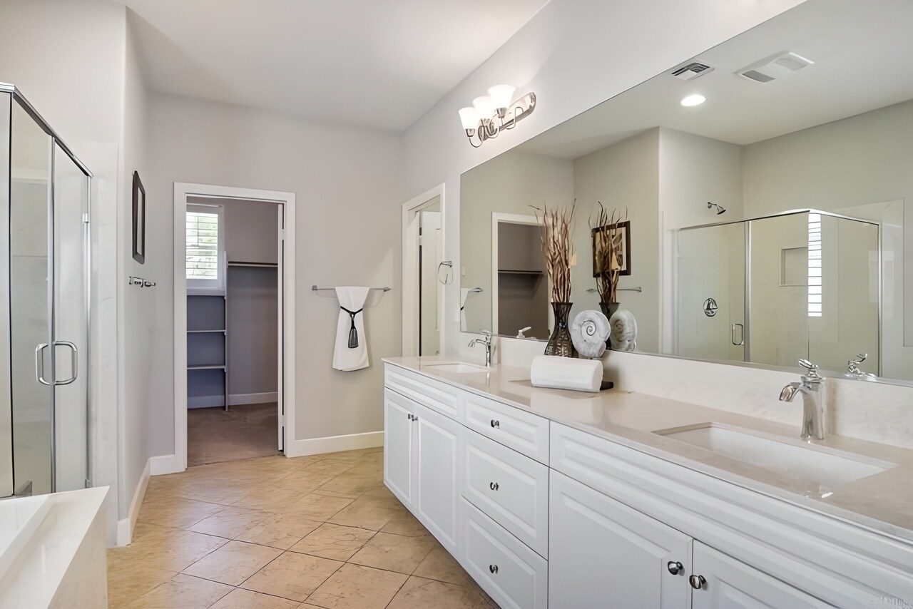 Dual Primary Vanity - 520 Machado Way