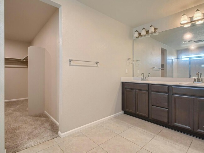 Building Photo - 9405 Quintero St
