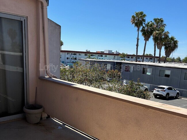 Building Photo - 3254 Ashford St