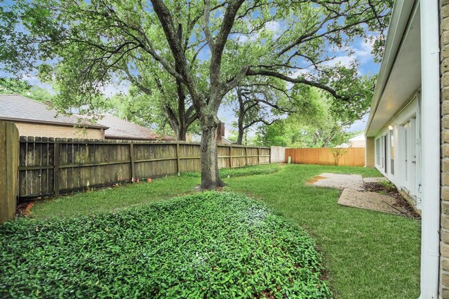 Building Photo - 11415 Ella Lee Dr