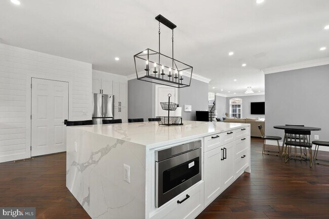 Building Photo - 6355 Highgrove Park Ct